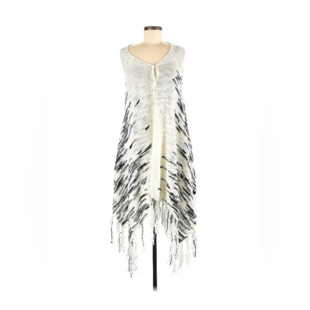 🔜 
Silver & White Fringed Duster One Size